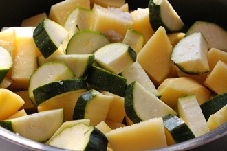 Мясное рагу с говядиной в мультиварке