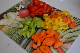 Тушеный кролик с овощами в мультиварке