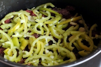 Сочная говядина с овощами в мультиварке