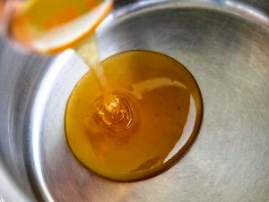 Медовый торт с черносливом в мультиварке
