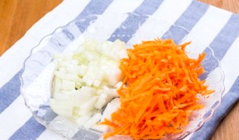 Рассольник с куриными сердечками в мультиварке